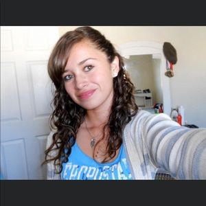 Meet your Posher, Carolina